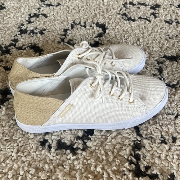 Tommy Hilfiger Shoes | Tommy Hilfiger Canvas Shoes | Color: Cream/Tan | Size: 8 | Tracymal's Closet